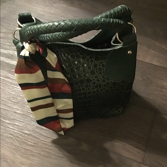 Ladies Green Fashion Bag - Picture 2 of 3
